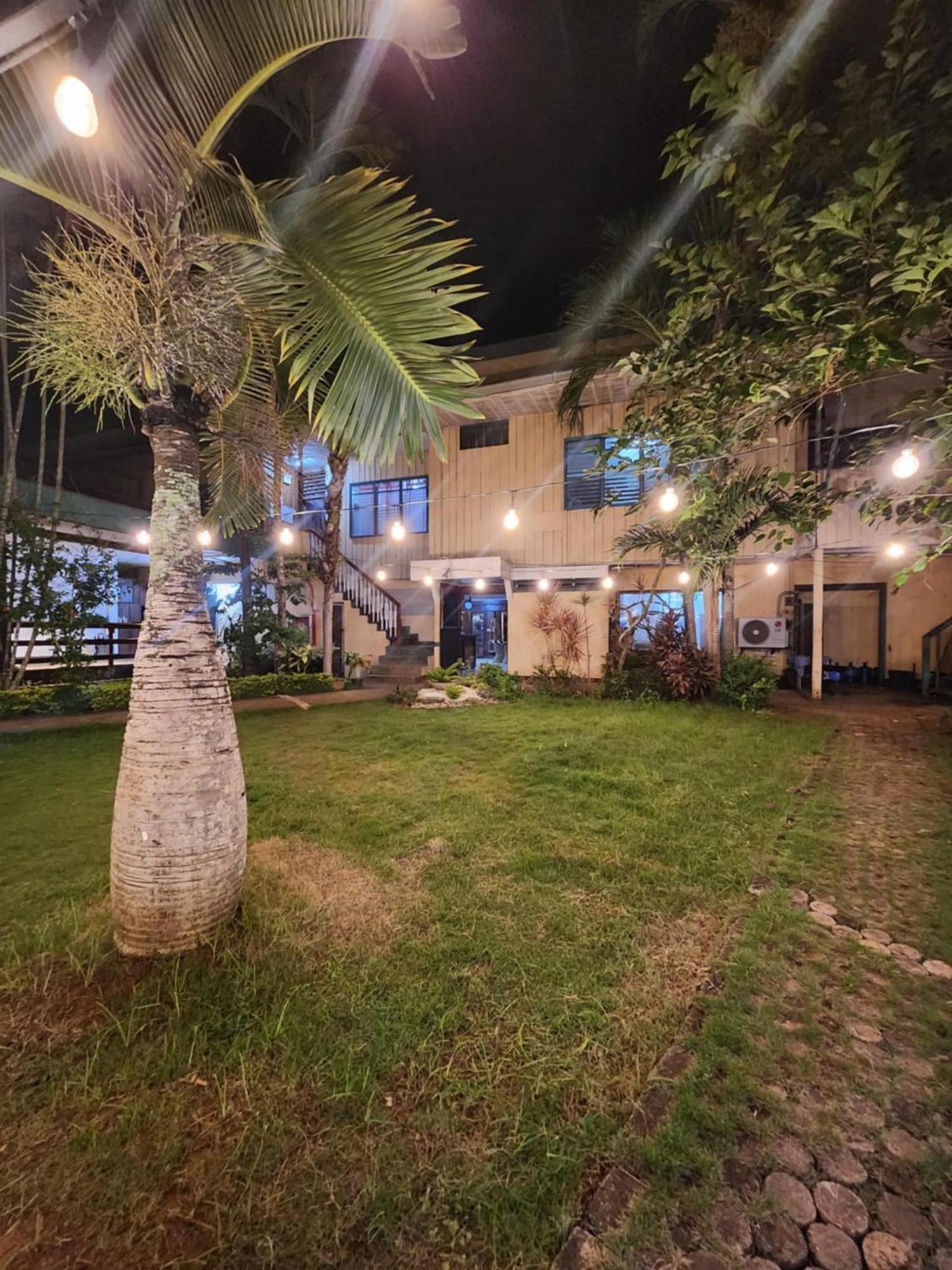Reef Hostel Puerto Princesa Екстер'єр фото