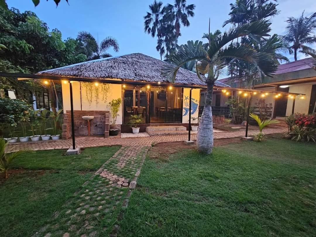 Reef Hostel Puerto Princesa Екстер'єр фото