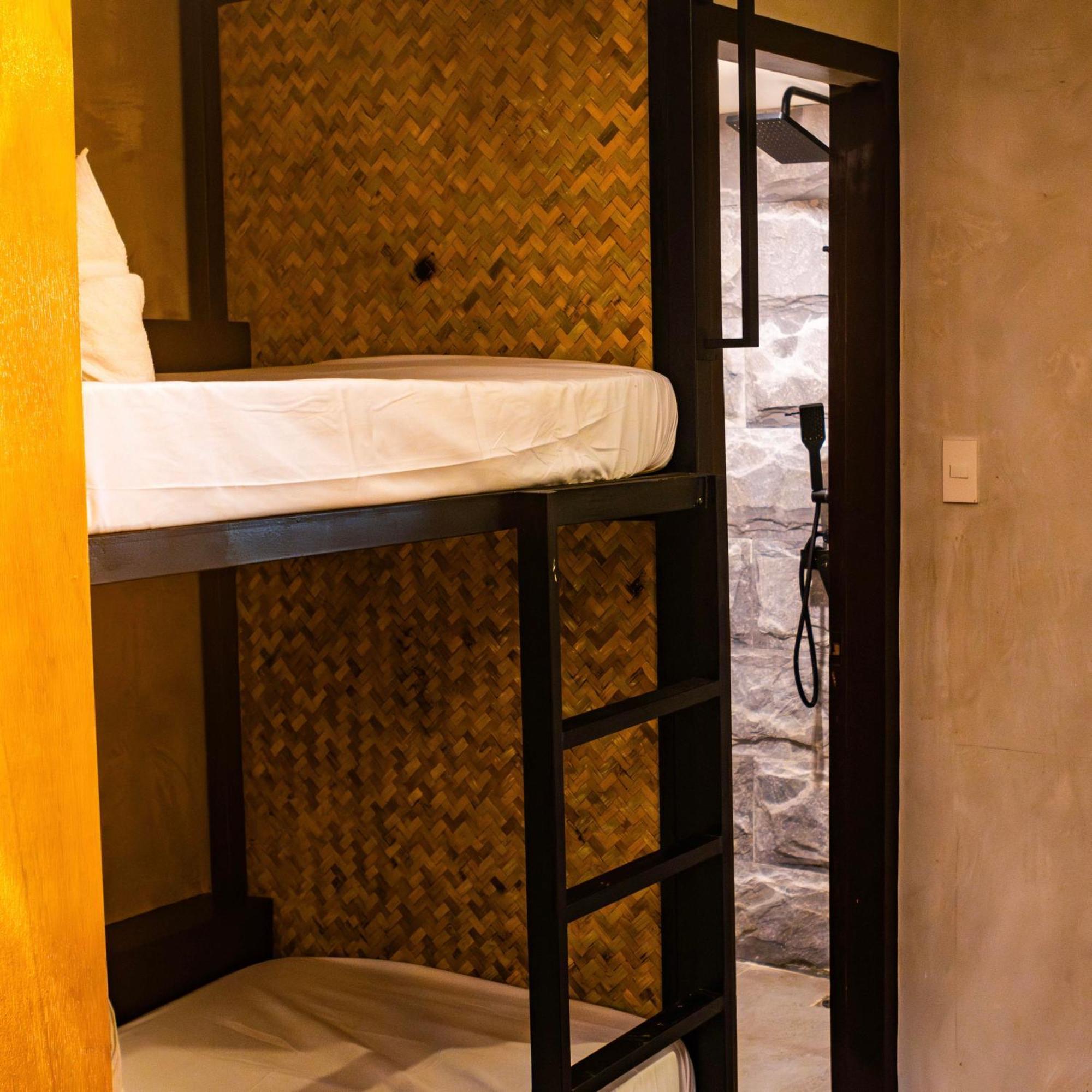 Reef Hostel Puerto Princesa Екстер'єр фото