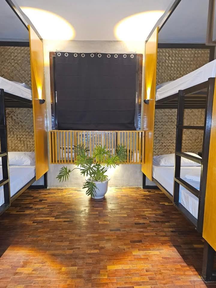 Reef Hostel Puerto Princesa Екстер'єр фото
